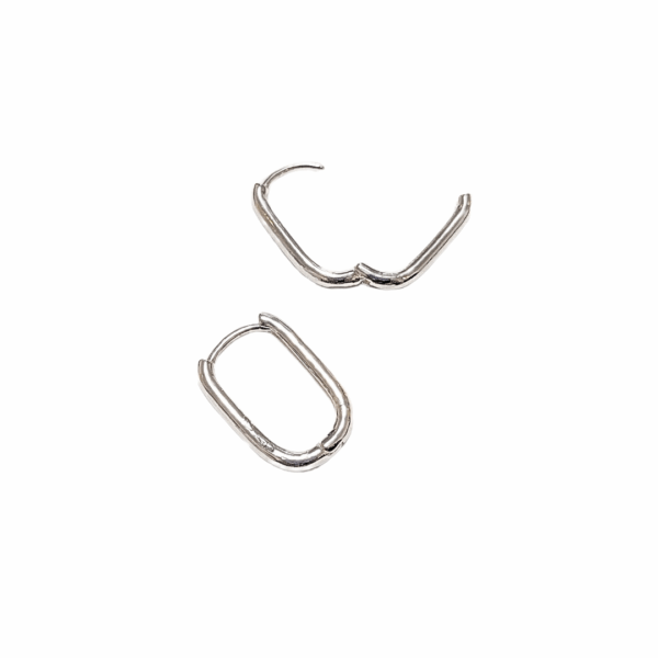 ALARGADOS OVALADOS    |    Aretes huggies tipo arracadas - Talla Med    |    Laminado en rodio - Imagen 3