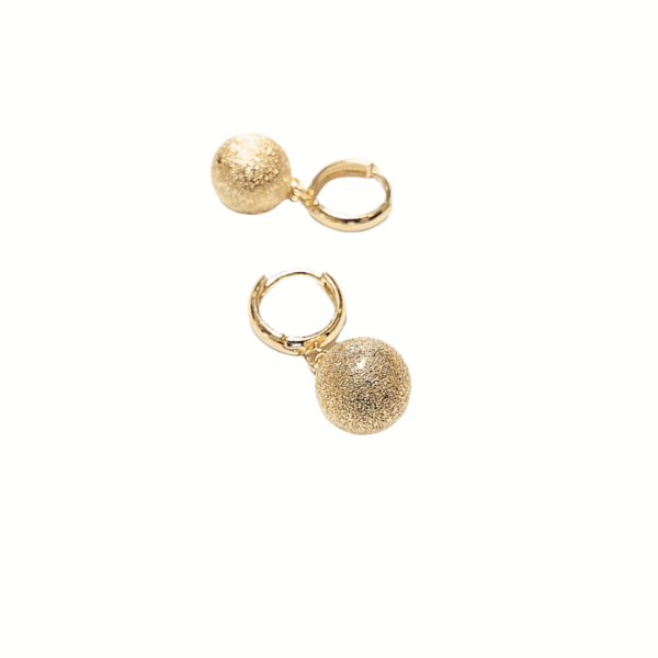 BOLITAS DIAMANTADAS    |    Aretes huggies colgantes  - Talla M    |    Laminado oro - Imagen 2
