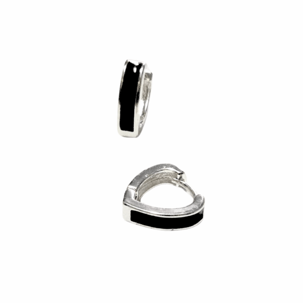 NEGROS EN "V"  |    Aretes tipo huggies - medianos   |    Laminado en rodio