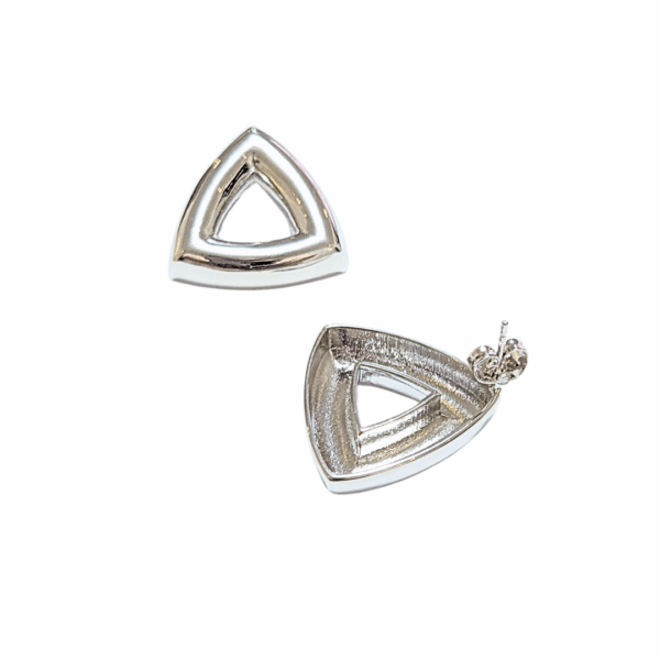 TRIANGULARES PLATEADOS   |    Aretes pegaditos - medianos   |    Acero inoxidable - Imagen 2