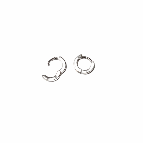 ARAS FIT PLATEADAS #1   |    Aretes huggies tipo arracadas - mini   |   Laminado en rodio - Imagen 2