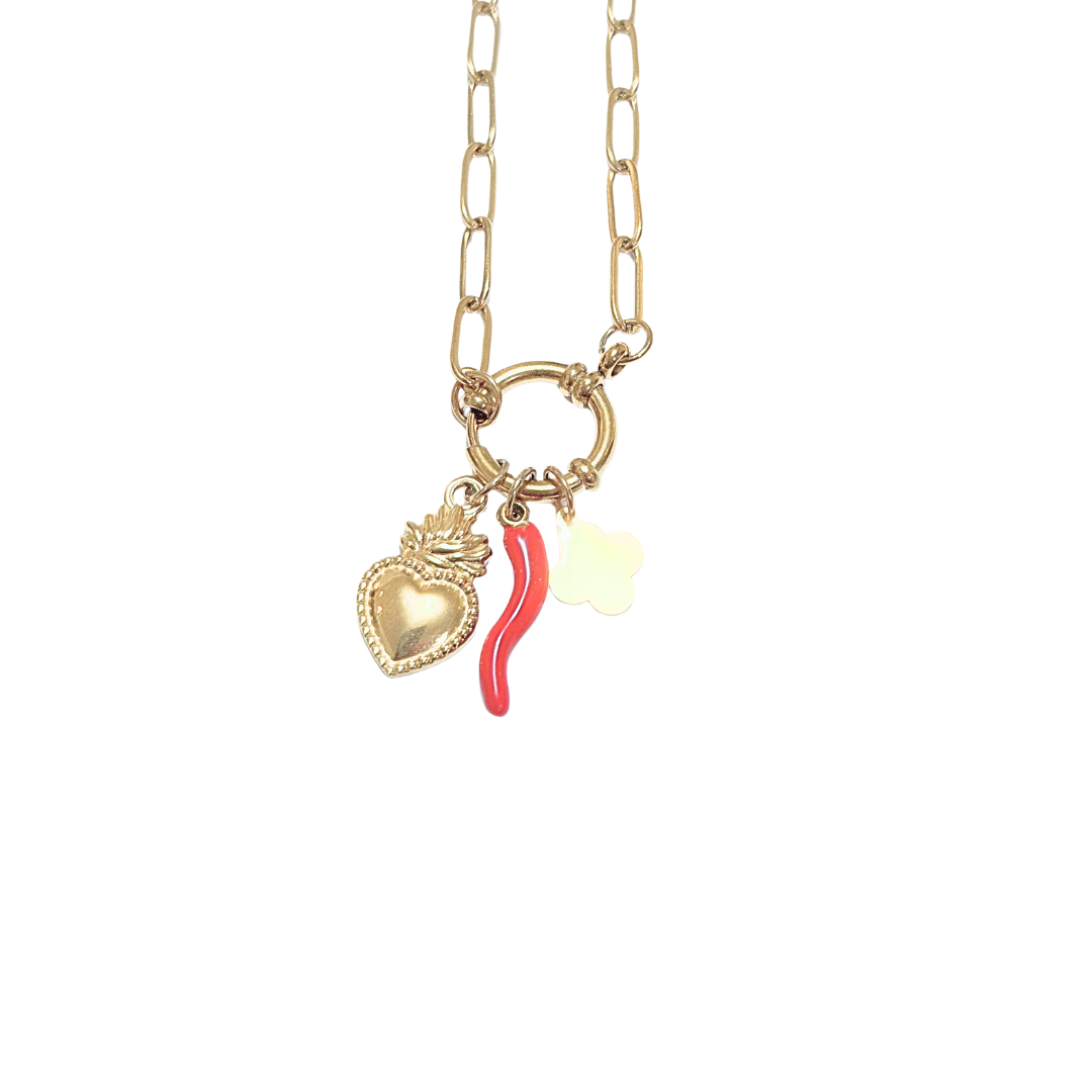 DORADO DE CORAZON, FLOR Y CHILITO | Collar corto con dijes chicos - 50 cm de largo | Laminado en oro - Imagen 2