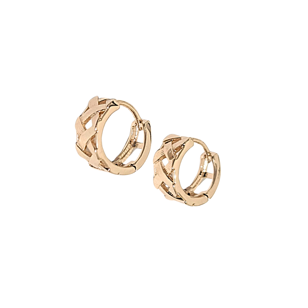 CANASTILLA DORADA | Aretes huggies tipo arracadas - Medianas | Laminado en oro - Imagen 2