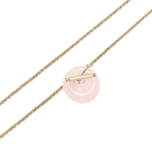 ALÍ DE CUARZO ROSA   |   Collar corto con dije de piedra - 45 cm de largo   |   Acero inoxidable y cuarzo