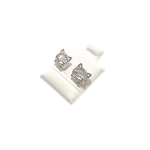 GATITOS BIGOTONES PLATEADOS | Aretes tipo broquel - Talla: chica | Laminado en rodio