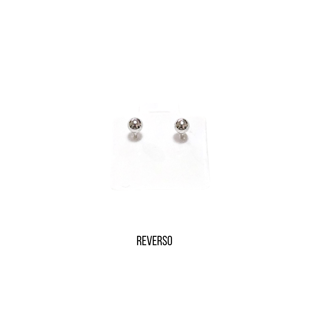 GATITOS BIGOTONES PLATEADOS | Aretes tipo broquel - Talla: chica | Laminado en rodio - Imagen 3