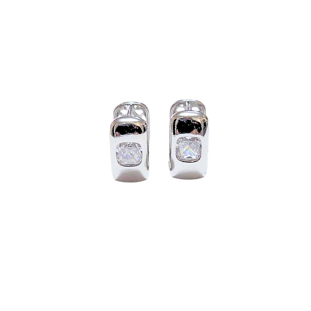 BARRAS CON PIEDRA | Aretes huggies tipo arracadas - Chicas | Laminado en rodio