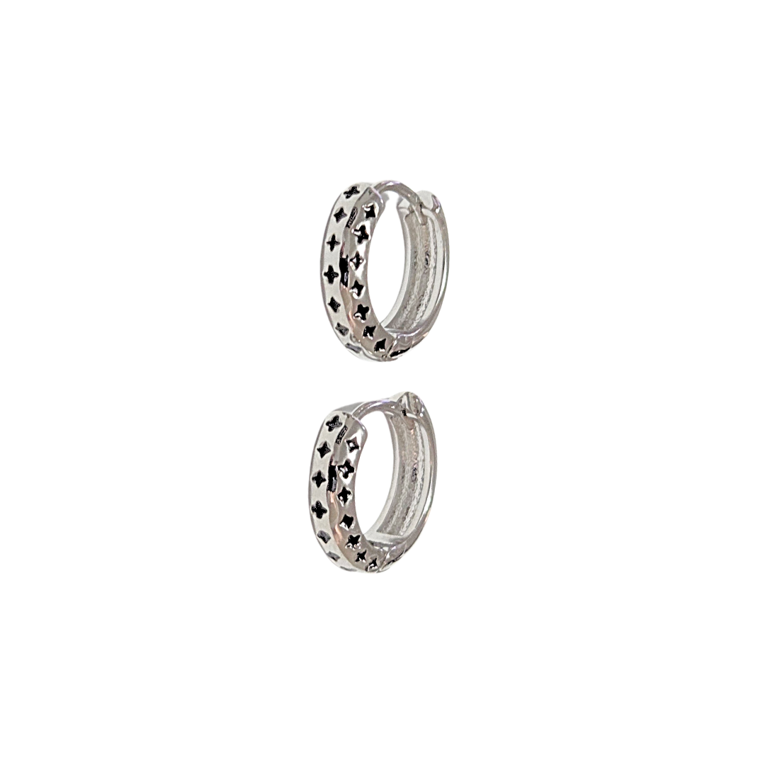 AROS KINDA PLATEADOS | Aretes huggies tipo arracadas - Medianas | Baño de rodio