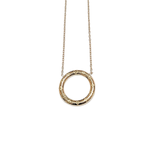 CIRCULAR TALLADO | Collar con cadena de 45 cm de largo + 5 cm de extensión y dije - mediano | Acero inoxidable