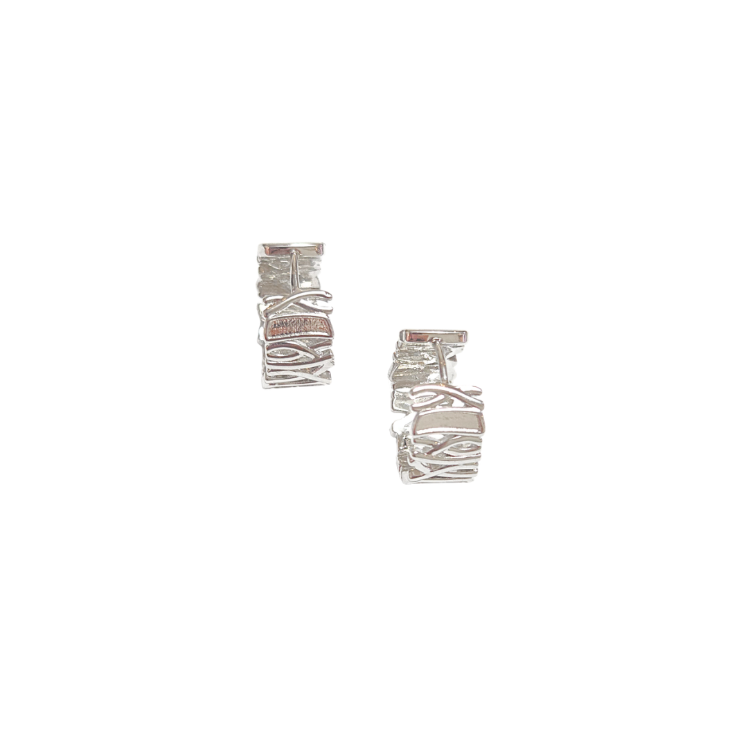 CRUZADITOS PLATEADOS 2 | Aretes huggies tipo arracadas - Medianas | Laminado en rodio - Imagen 2