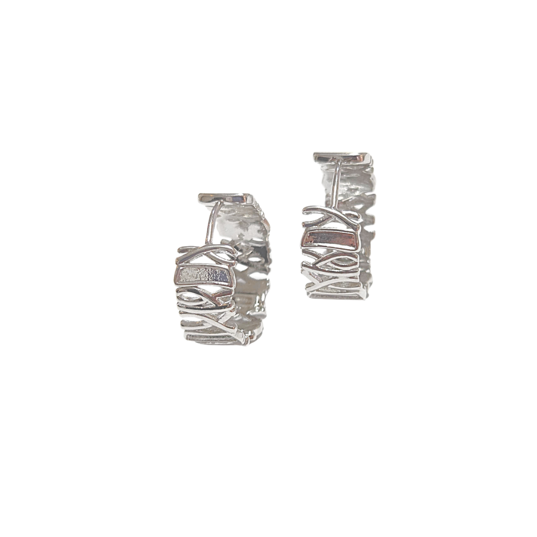 CRUZADITOS PLATEADOS 1 | Aretes huggies tipo arracadas - Grandes | Laminado en rodio