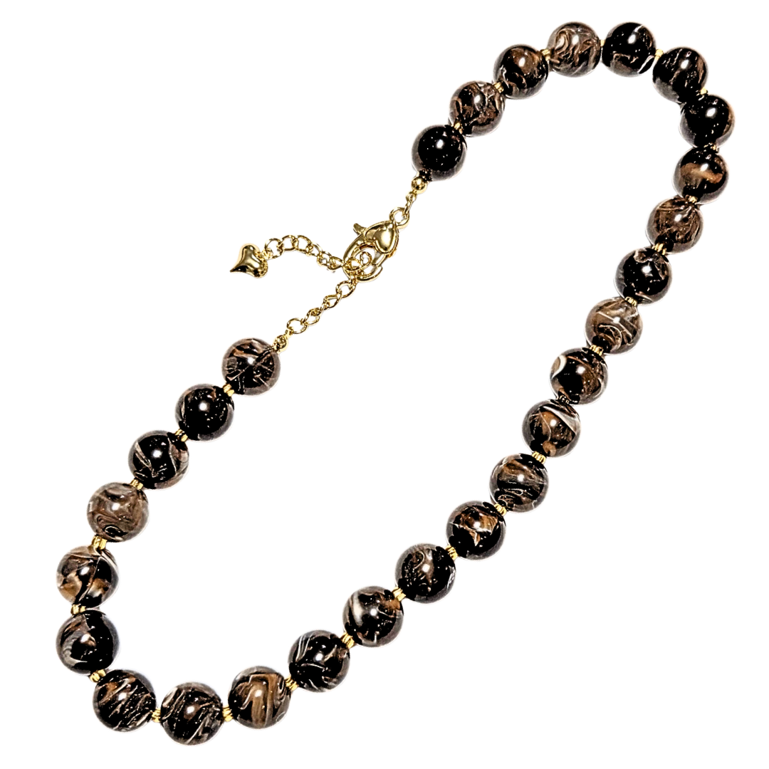 Café con crema | Collar estilo chicle bomba - Corto y grueso | Acrílico con broche de acero