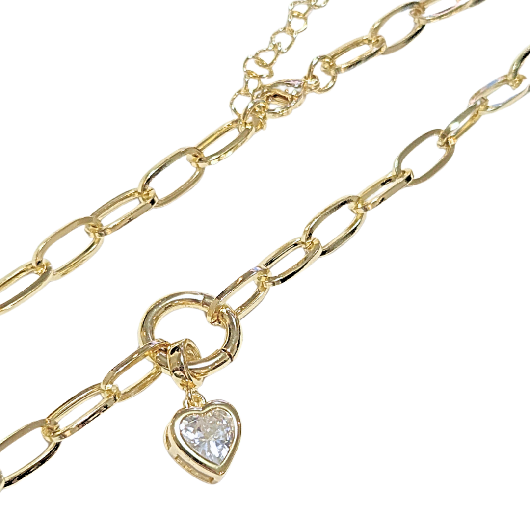 SALIM CON PORTA DIJES DE ARO Y CORAZÓN | Collar corto - 45 cm de largo + 5 cm de extensión y charm chico | Laminado en oro - Imagen 5