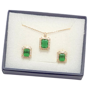 RECTANGULAR VERDE ESMERALDA   |   Conjunto de collar con dije chico y aretes en juego   |    Laminado en oro