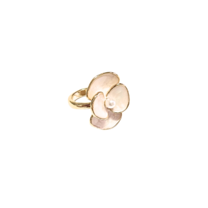 DORADO CON FLOR BLANCA    |   Anillo chunky ajustable - No 9 aprox.  |   Acero inoxidable esmaltado